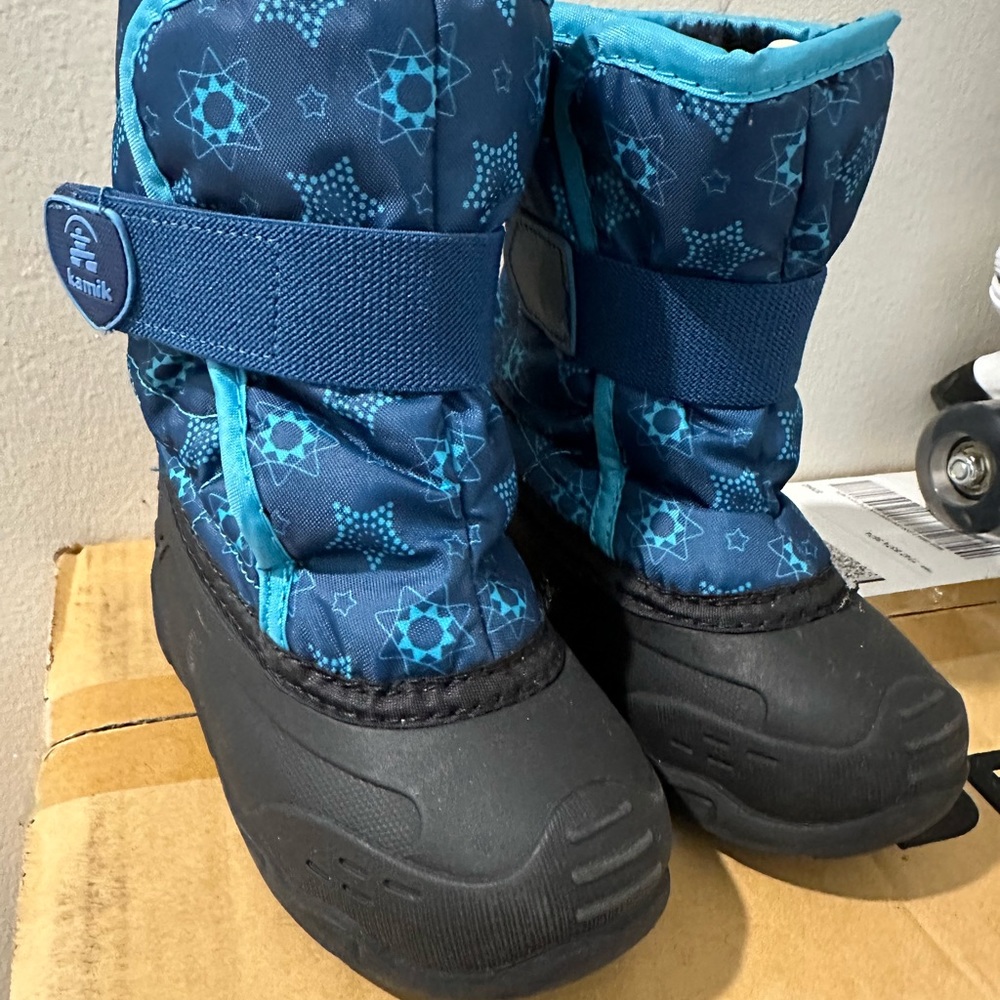Snow boots kids